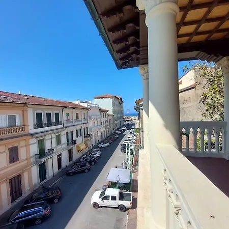 Villino Fontanella شقة فياريجيو